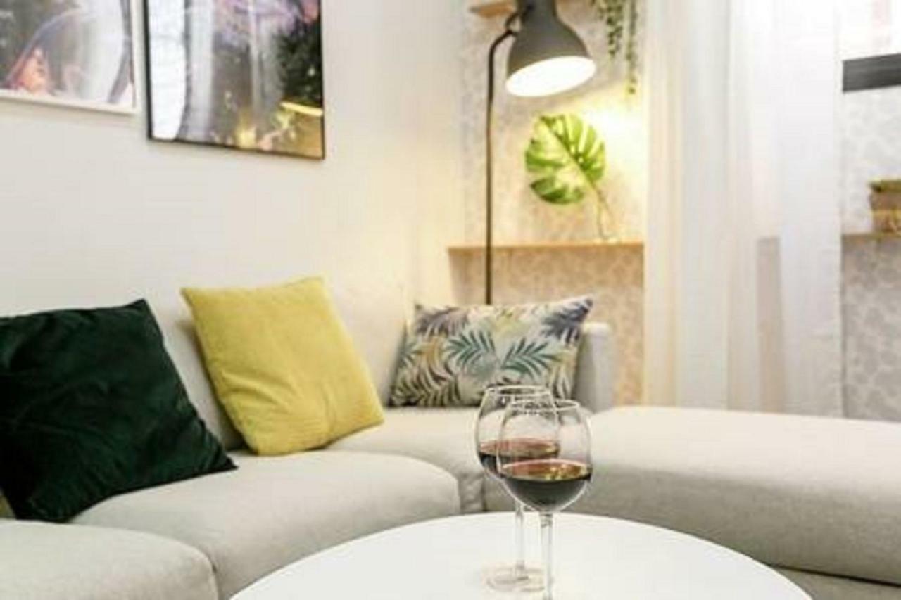 Family Apartment Patio&Swimming Pool In Center Malaga Luaran gambar