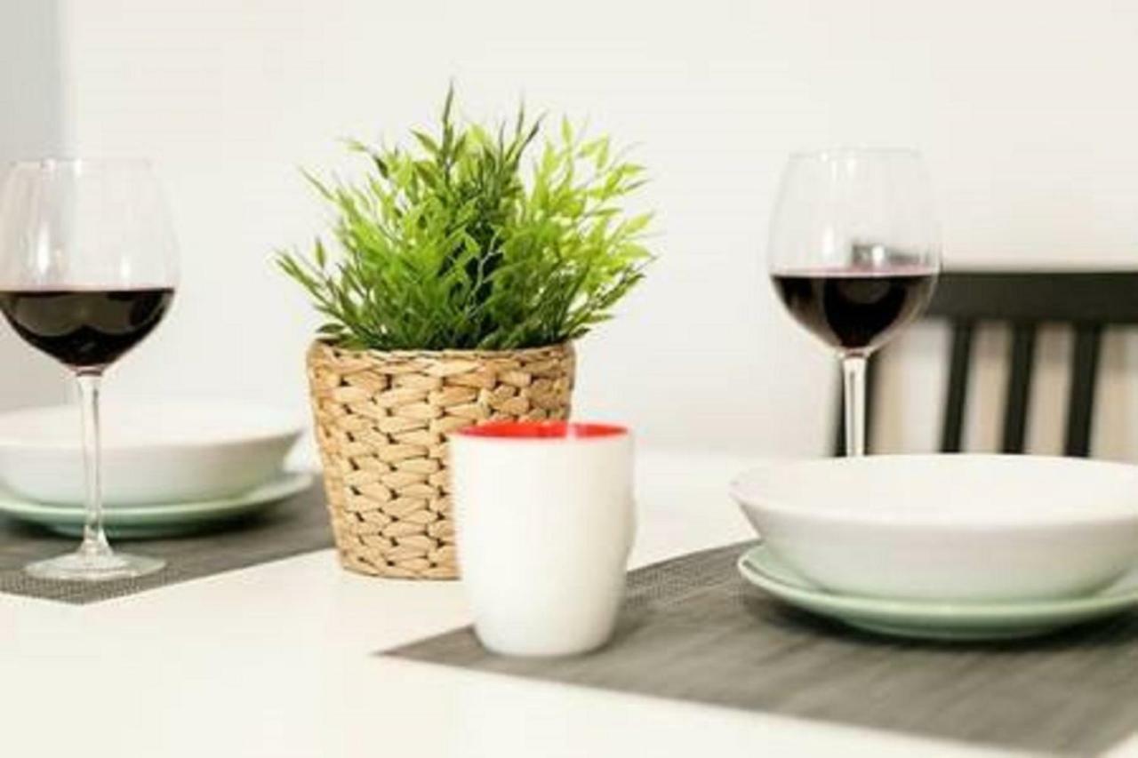 Family Apartment Patio&Swimming Pool In Center Malaga Luaran gambar